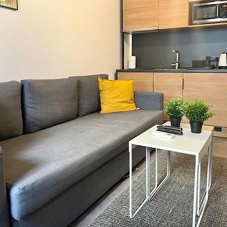 Studio Apartment By Hi5- Rottenbiller Apartment Budapest Esterno foto