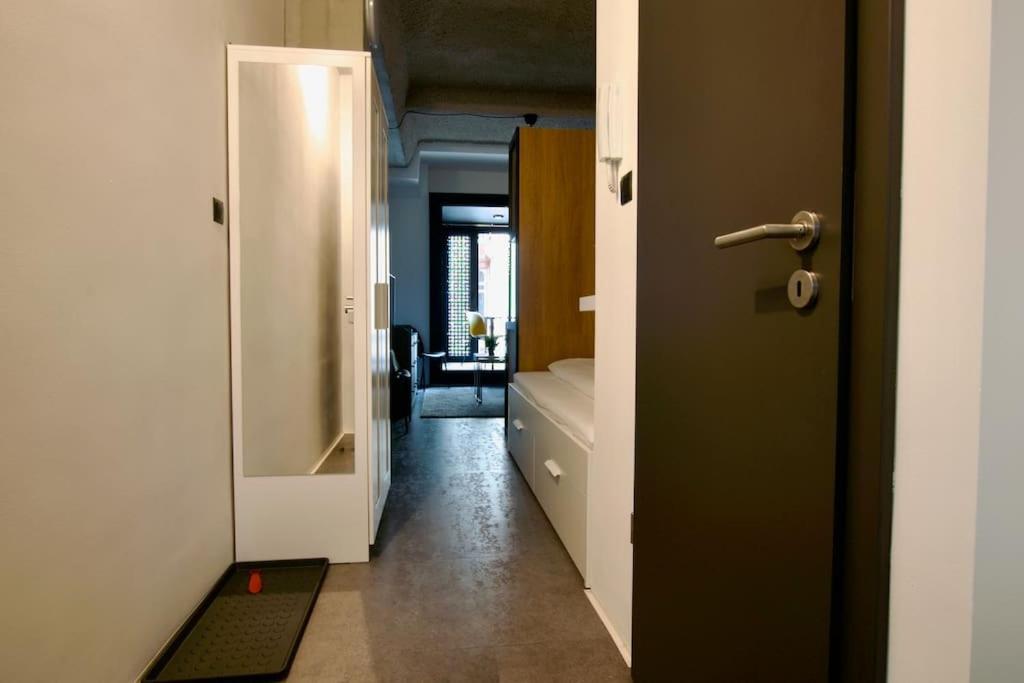 Studio Apartment By Hi5- Rottenbiller Apartment Budapest Esterno foto