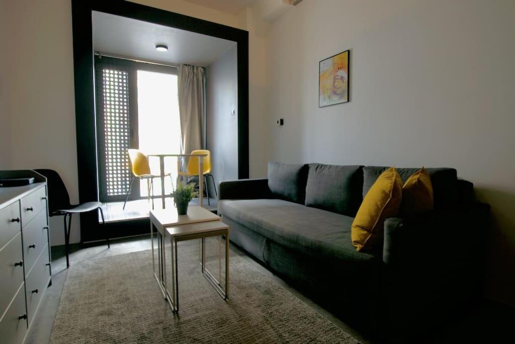 Studio Apartment By Hi5- Rottenbiller Apartment Budapest Esterno foto