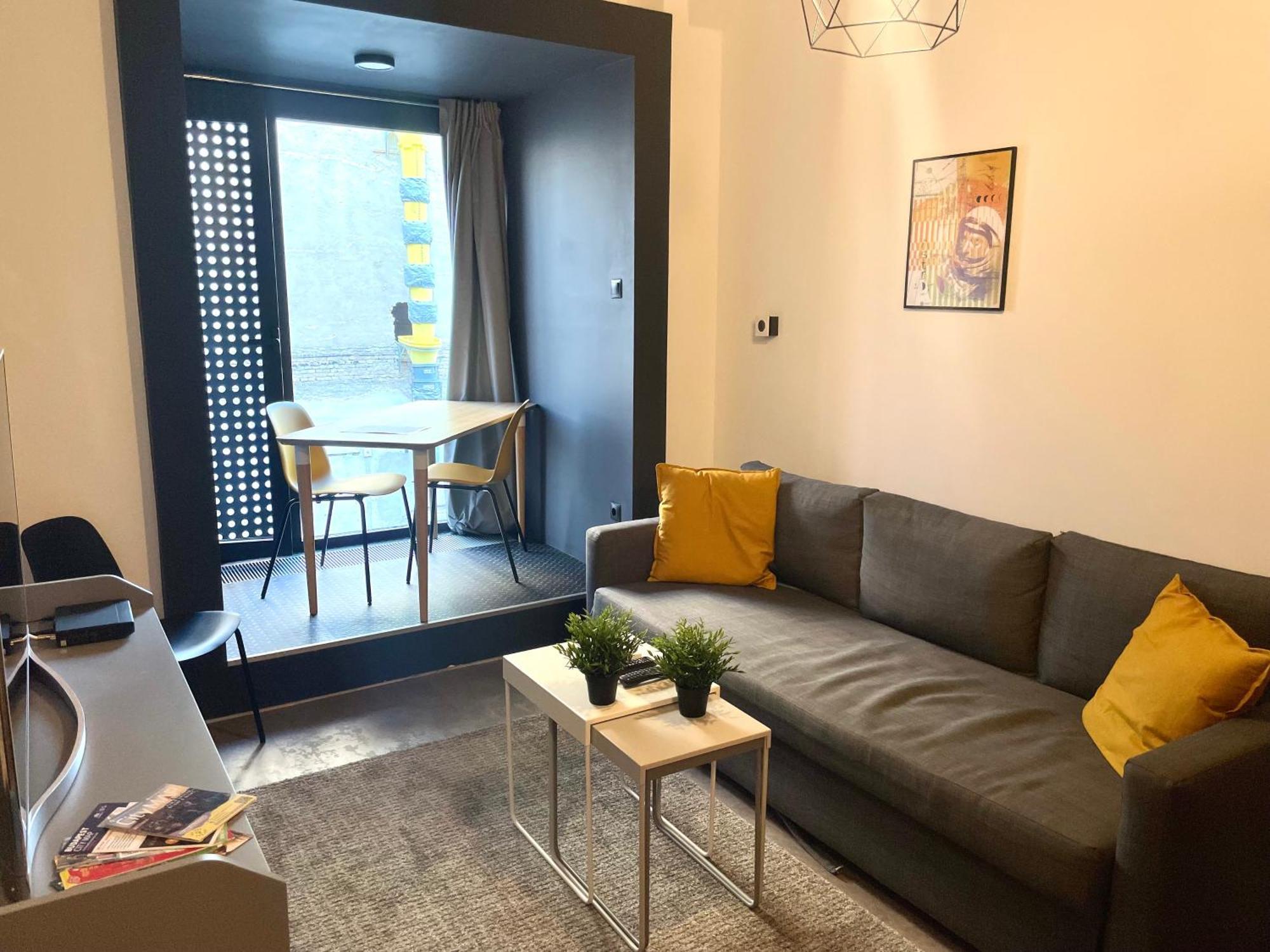 Studio Apartment By Hi5- Rottenbiller Apartment Budapest Esterno foto