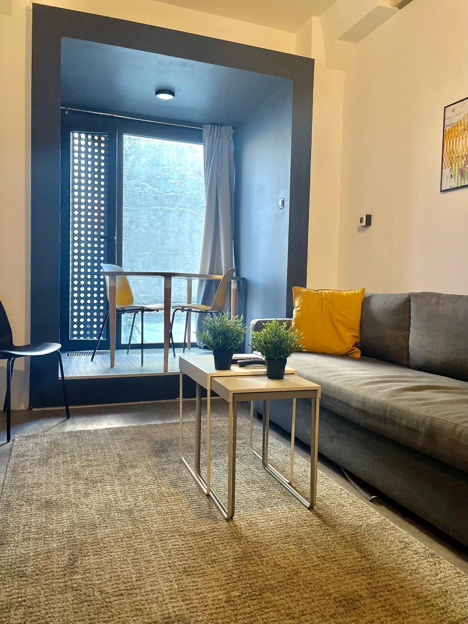 Studio Apartment By Hi5- Rottenbiller Apartment Budapest Esterno foto